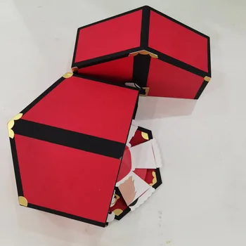 Кутия с индивидуалните играчки, интересен, смислен подарък за парти
