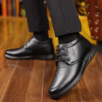 Обувки за мъже, марка 2023, Мъжки обувки с кръстосани шнур, Модерни шевни, Лидер на продажбите на Нови къси плюшени ежедневни ботильоны с кръгло бомбе, Zapatos